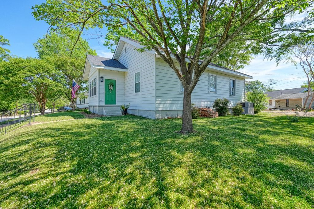 12 Lawrence Street, Lyman, SC 29365