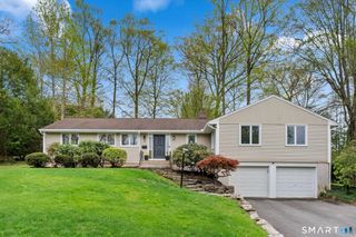 11 Ranger Lane, West Hartford, CT 06117