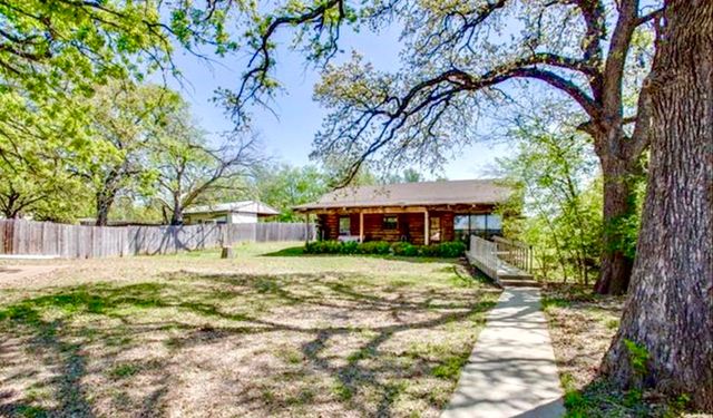 1126 Kingston Drive D, Lewisville, TX 75067