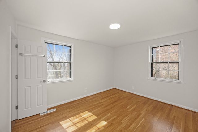 509 Harding Pl, Nashville, TN 37211