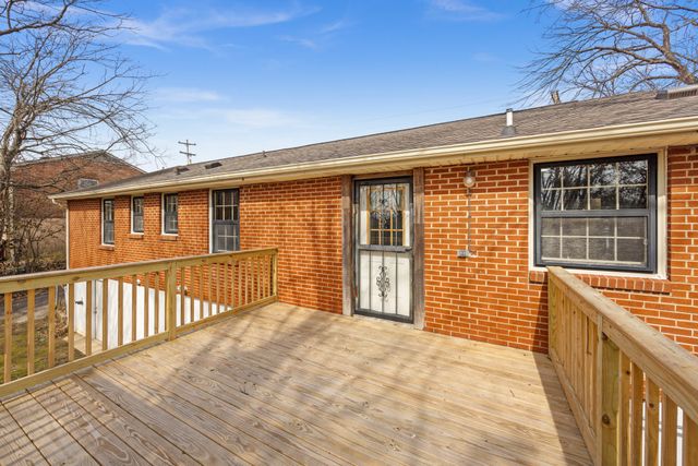 509 Harding Pl, Nashville, TN 37211