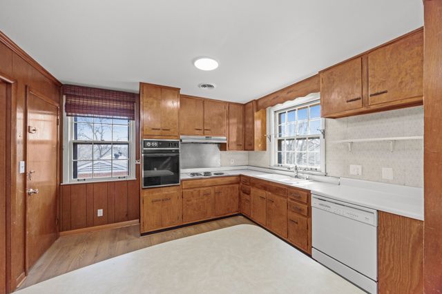 509 Harding Pl, Nashville, TN 37211