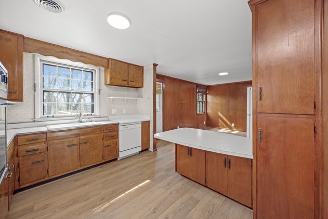 509 Harding Pl, Nashville, TN 37211