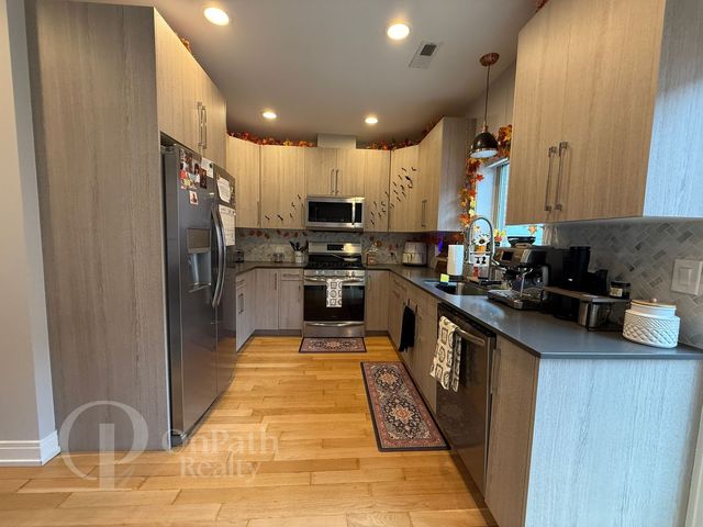 6844 W 65TH Street 6, Chicago, IL 60638