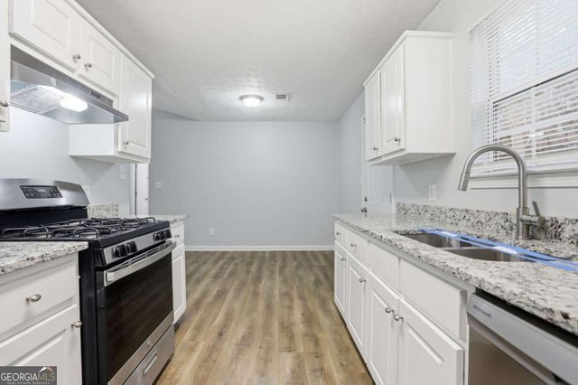 11066 Shannon Circle, Hampton, GA 30228