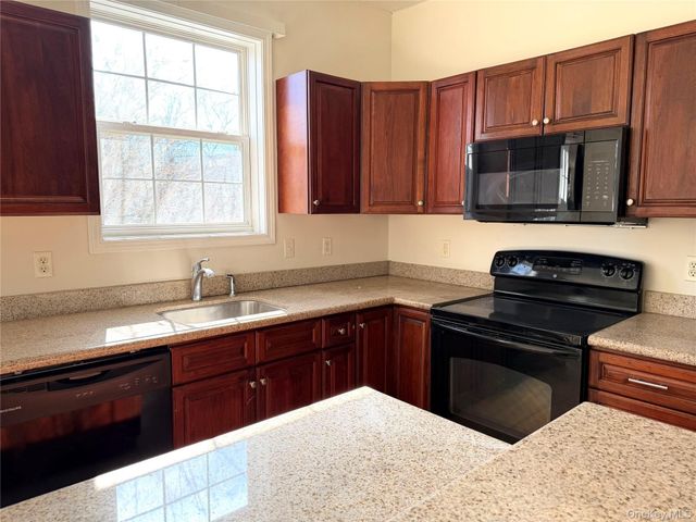 937 Tower Ridge Circle, Middletown, NY 10941