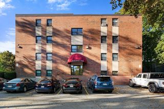 22 Branchfield St. 4-1, Boston, MA 02124