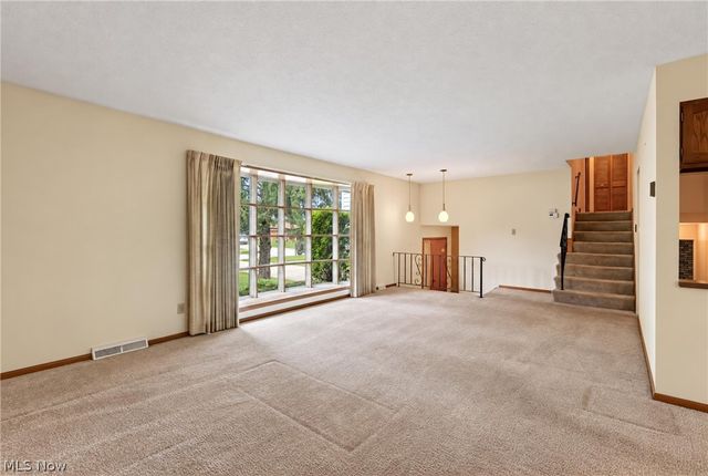 5715 Skyline Drive, Seven Hills, OH 44131