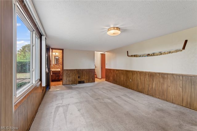 5715 Skyline Drive, Seven Hills, OH 44131