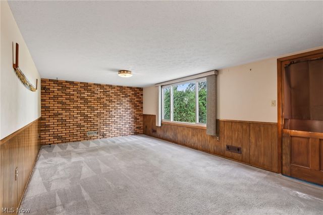 5715 Skyline Drive, Seven Hills, OH 44131