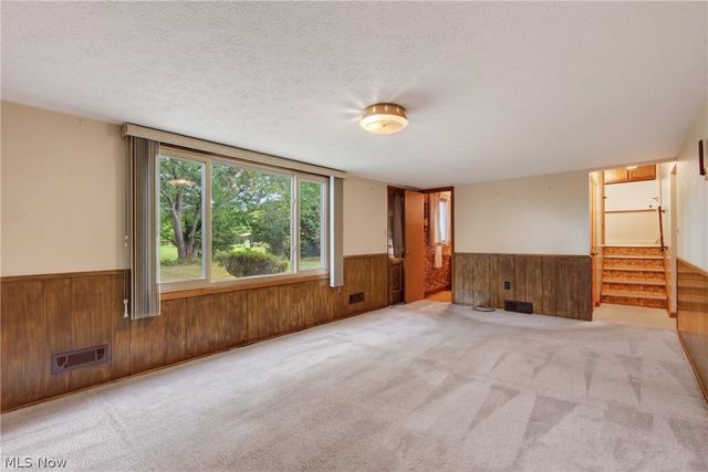5715 Skyline Drive, Seven Hills, OH 44131