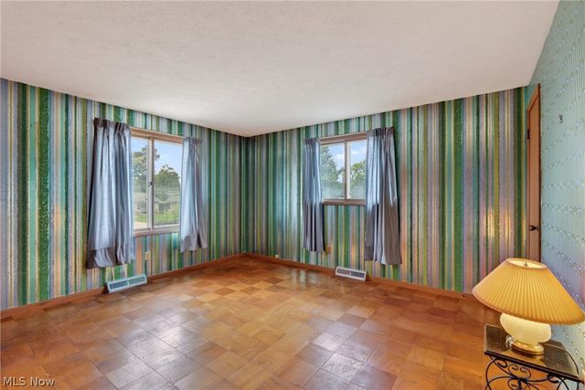 5715 Skyline Drive, Seven Hills, OH 44131