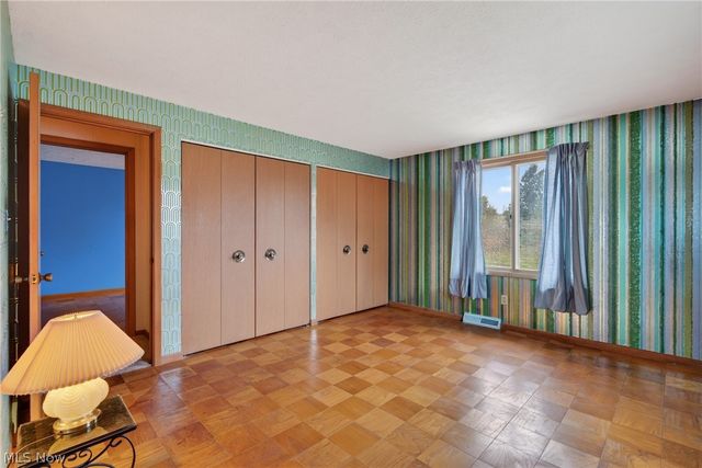 5715 Skyline Drive, Seven Hills, OH 44131