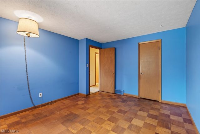 5715 Skyline Drive, Seven Hills, OH 44131