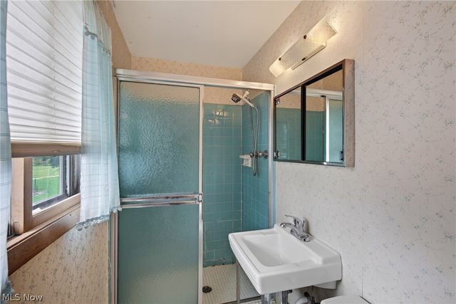 5715 Skyline Drive, Seven Hills, OH 44131
