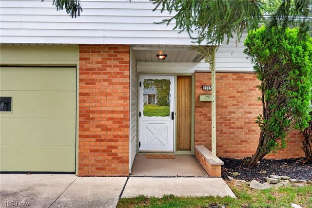 5715 Skyline Drive, Seven Hills, OH 44131