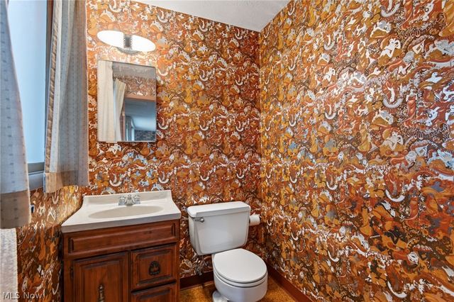 5715 Skyline Drive, Seven Hills, OH 44131