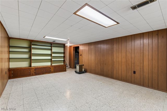 5715 Skyline Drive, Seven Hills, OH 44131