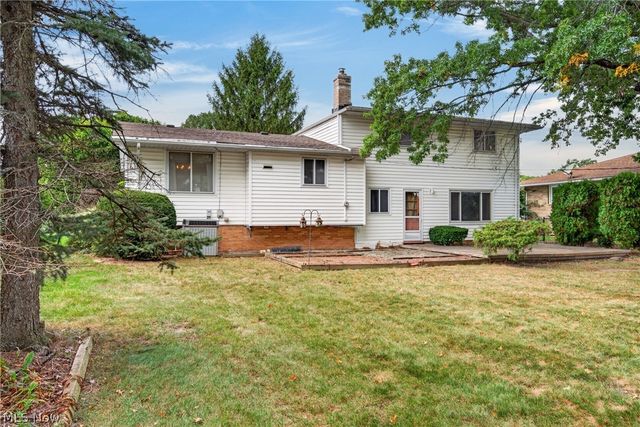 5715 Skyline Drive, Seven Hills, OH 44131