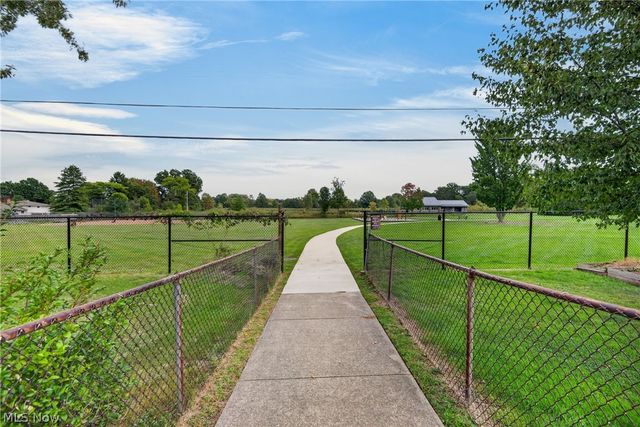 5715 Skyline Drive, Seven Hills, OH 44131
