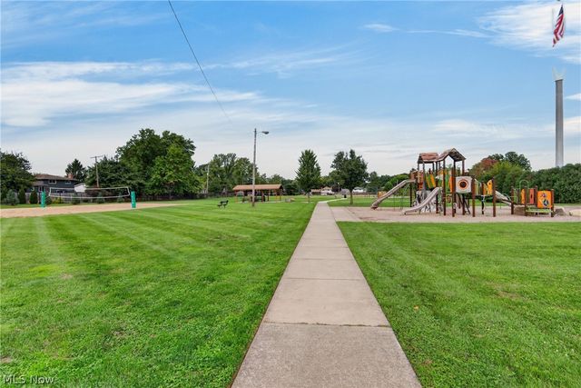 5715 Skyline Drive, Seven Hills, OH 44131