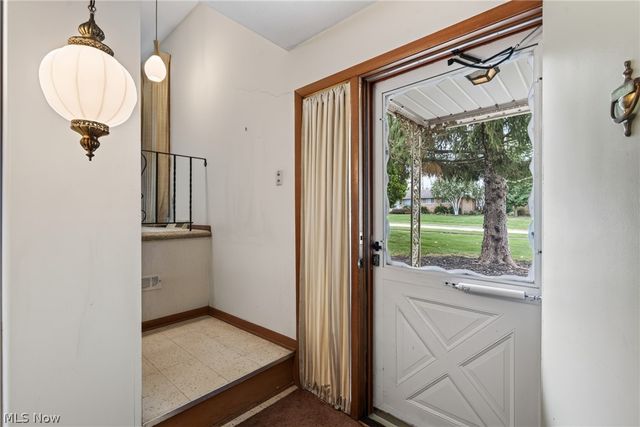 5715 Skyline Drive, Seven Hills, OH 44131