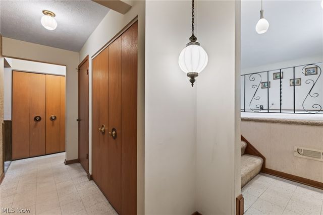5715 Skyline Drive, Seven Hills, OH 44131