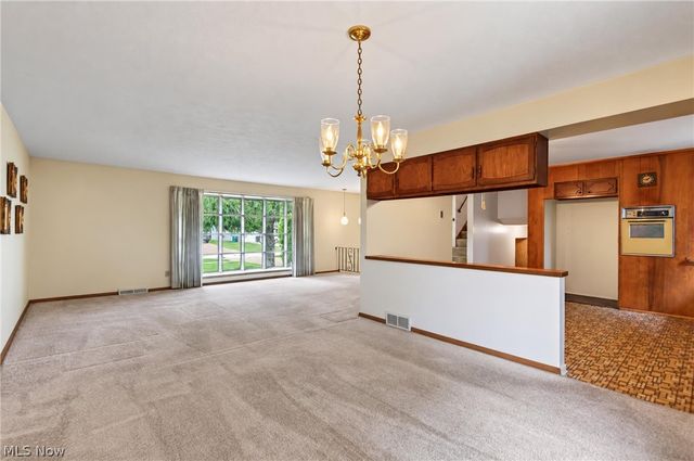 5715 Skyline Drive, Seven Hills, OH 44131