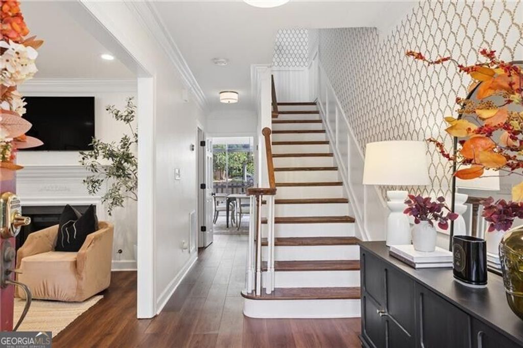 76 Mount Vernon Circle, Sandy Springs, GA 30338 — photo 5