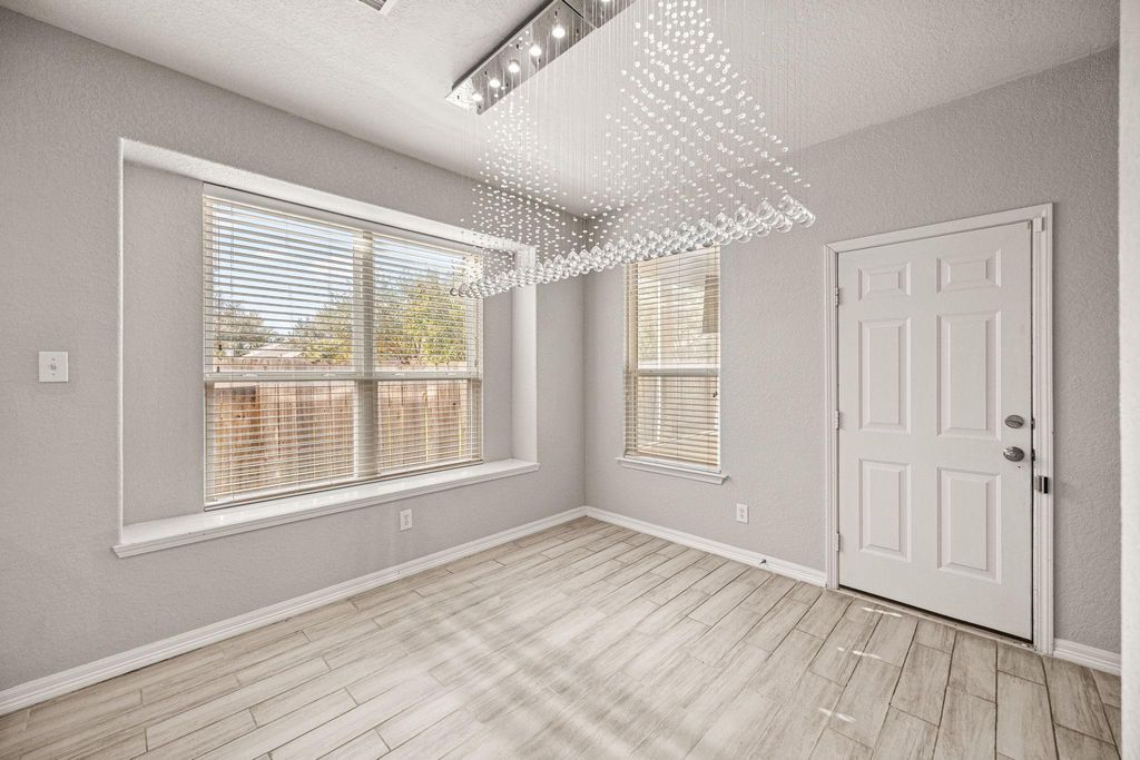 Image 12 of property listing at 21018 Oakley Hill Court, Richmond, TX 77406