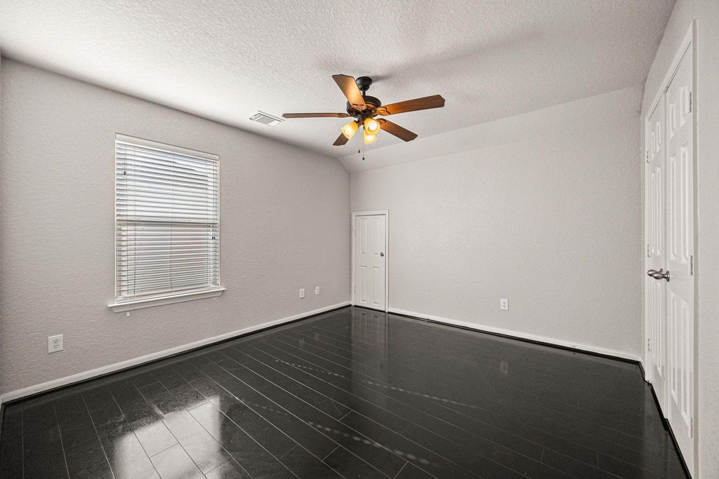 Image 20 of property listing at 21018 Oakley Hill Court, Richmond, TX 77406