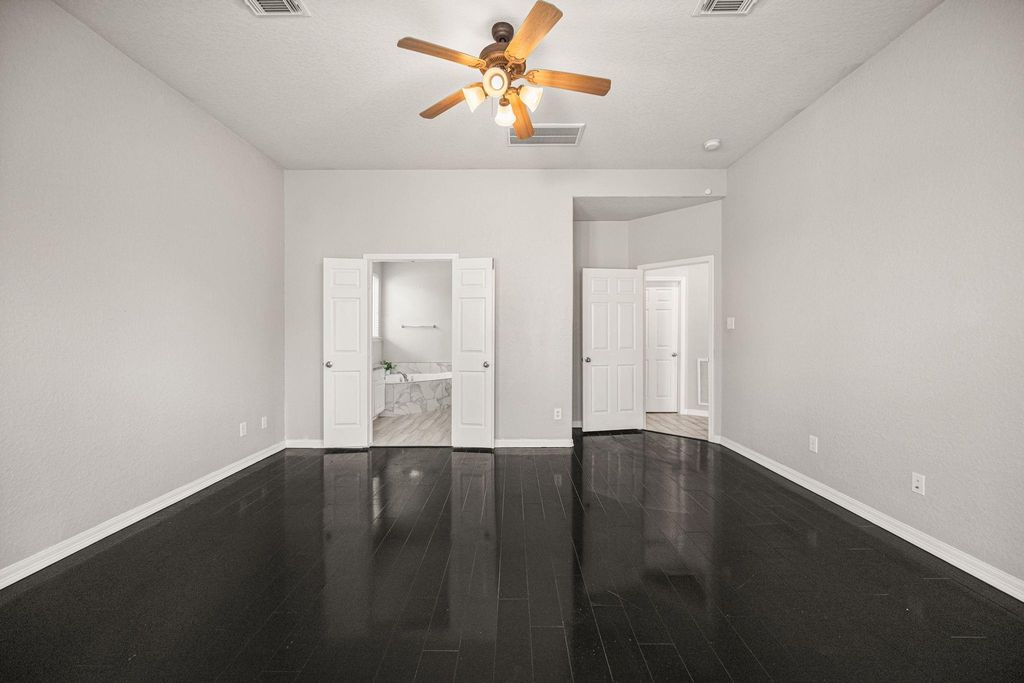 Image 24 of property listing at 21018 Oakley Hill Court, Richmond, TX 77406