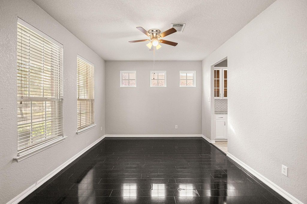 Image 4 of property listing at 21018 Oakley Hill Court, Richmond, TX 77406