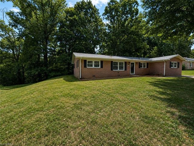 364 Sherwood Forest Drive, North Wilkesboro, NC 28659