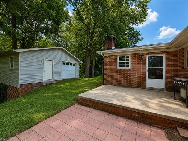 364 Sherwood Forest Drive, North Wilkesboro, NC 28659