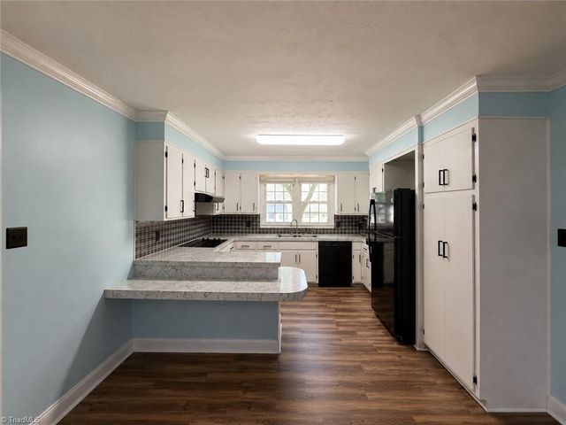 364 Sherwood Forest Drive, North Wilkesboro, NC 28659