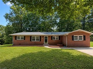 364 Sherwood Forest Drive, North Wilkesboro, NC 28659