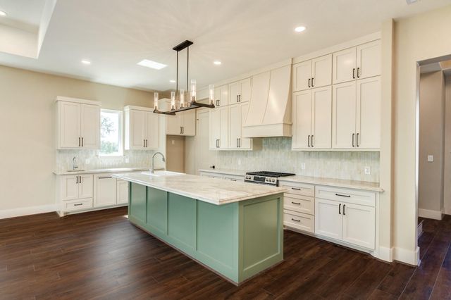 1737 Flintlock Court, Angleton, TX 77515