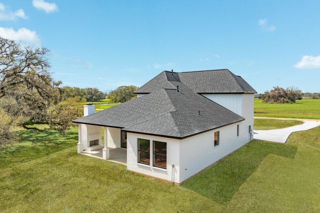 1737 Flintlock Court, Angleton, TX 77515