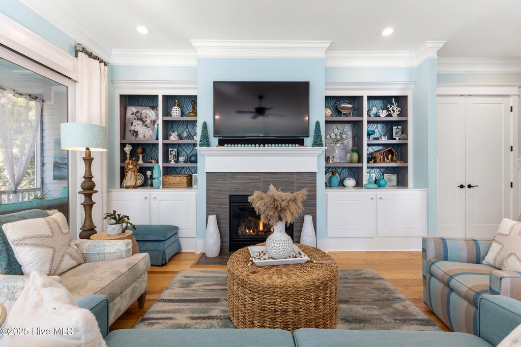 Image 16 of property listing at 1224 Spot Lane, Carolina Beach, NC 28428