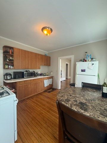 64 Linwood 1, Melrose, MA 02176