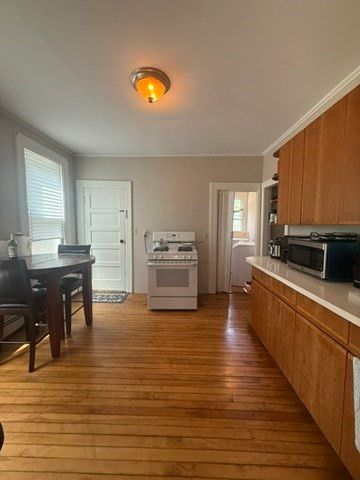 64 Linwood 1, Melrose, MA 02176
