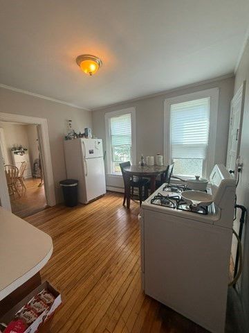 64 Linwood 1, Melrose, MA 02176