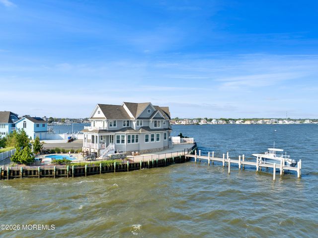 3505 Churchill Drive, Toms River, NJ 08753