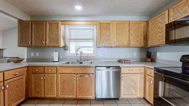 1300 Bear Creek Road, Lawrenceburg, KY 40342