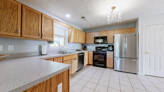 1300 Bear Creek Road, Lawrenceburg, KY 40342