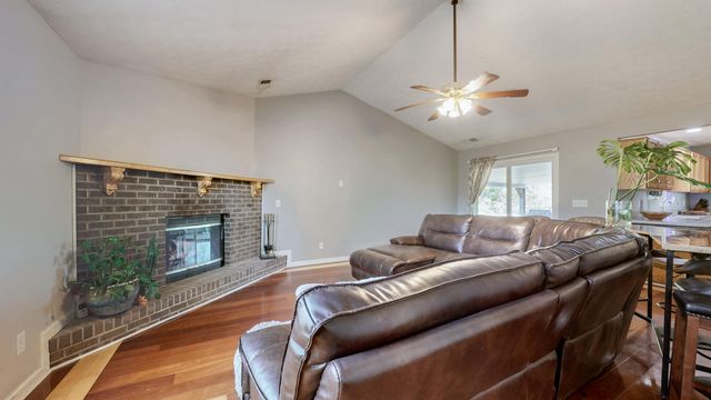 1300 Bear Creek Road, Lawrenceburg, KY 40342