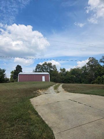 1300 Bear Creek Road, Lawrenceburg, KY 40342