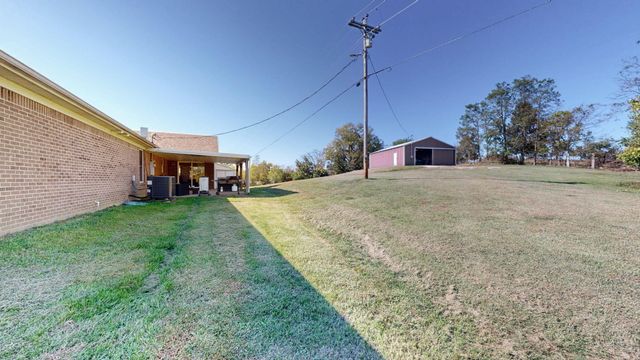 1300 Bear Creek Road, Lawrenceburg, KY 40342