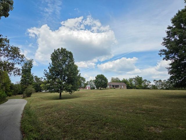 1300 Bear Creek Road, Lawrenceburg, KY 40342